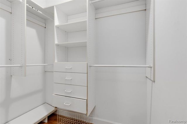 30134 Jefferson Avenue, Saint Clair Shores, MI 48082