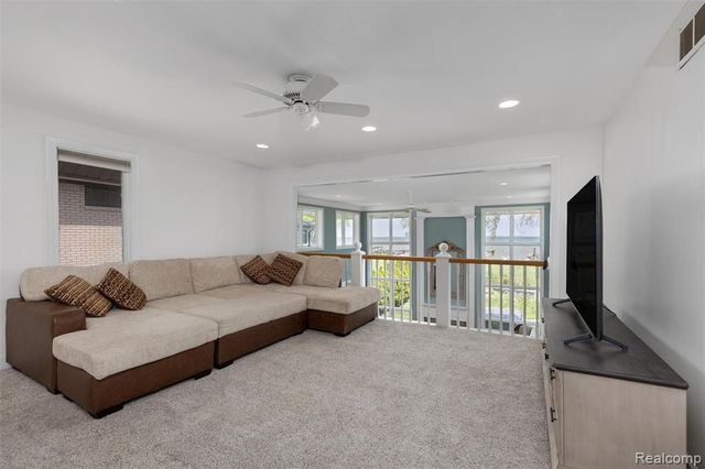 30134 Jefferson Avenue, Saint Clair Shores, MI 48082