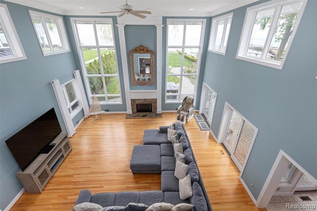 30134 Jefferson Avenue, Saint Clair Shores, MI 48082