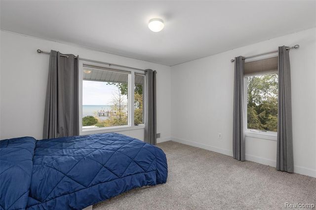 30134 Jefferson Avenue, Saint Clair Shores, MI 48082