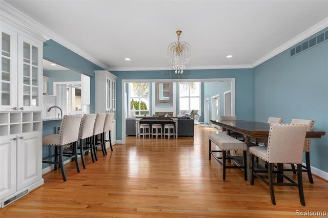 30134 Jefferson Avenue, Saint Clair Shores, MI 48082