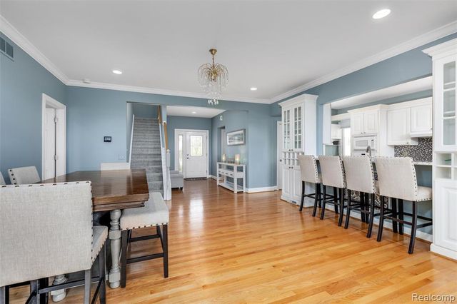 30134 Jefferson Avenue, Saint Clair Shores, MI 48082