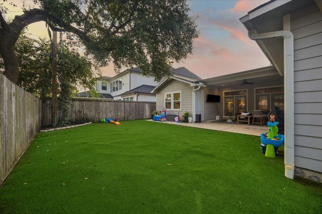 1329 Richelieu Lane, Houston, TX 77018