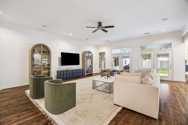 1329 Richelieu Lane, Houston, TX 77018