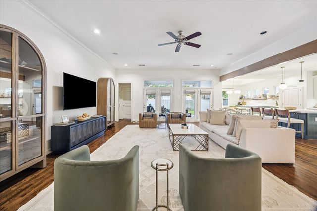 1329 Richelieu Lane, Houston, TX 77018