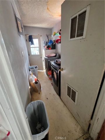 10604 Weigand Avenue, Los Angeles, CA 90002