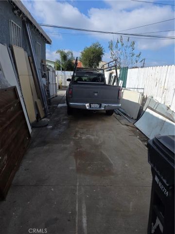 10604 Weigand Avenue, Los Angeles, CA 90002