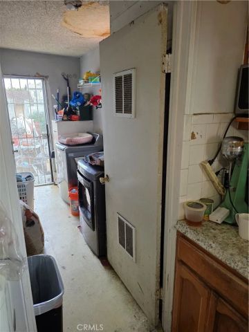 10604 Weigand Avenue, Los Angeles, CA 90002