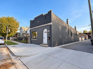 2845 W 36th Street, Chicago, IL 60632