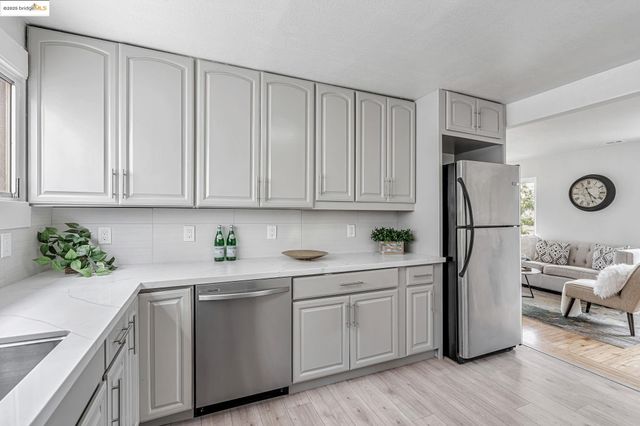 725 E 21St St, Oakland, CA 94606