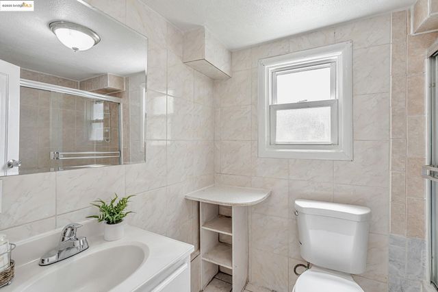 725 E 21St St, Oakland, CA 94606