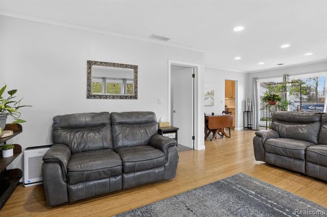 1352 Georgia Avenue, Marysville, MI 48040