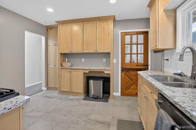 1352 Georgia Avenue, Marysville, MI 48040