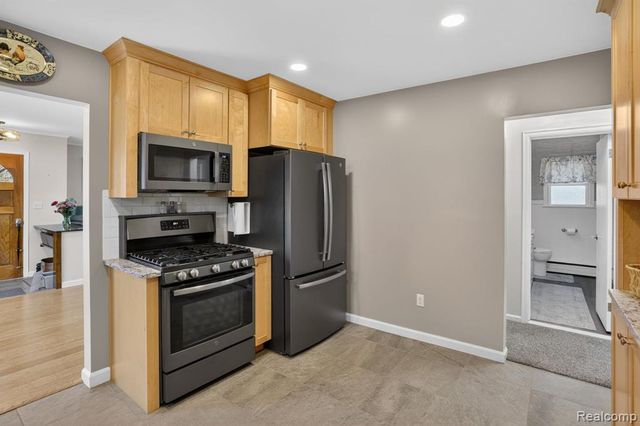 1352 Georgia Avenue, Marysville, MI 48040