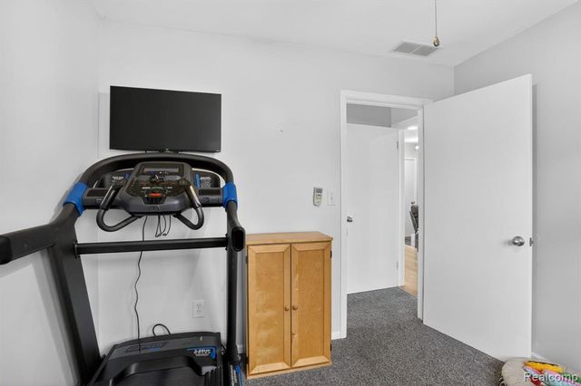 1352 Georgia Avenue, Marysville, MI 48040