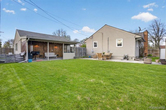 1352 Georgia Avenue, Marysville, MI 48040