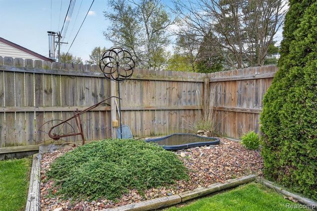 1352 Georgia Avenue, Marysville, MI 48040
