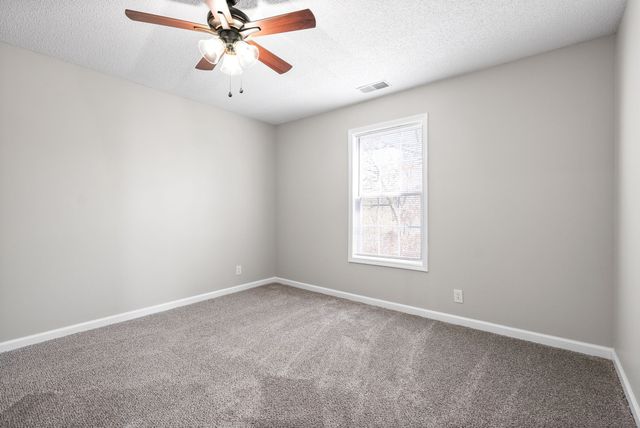214 Grant Ave, Oak Grove, KY 42262