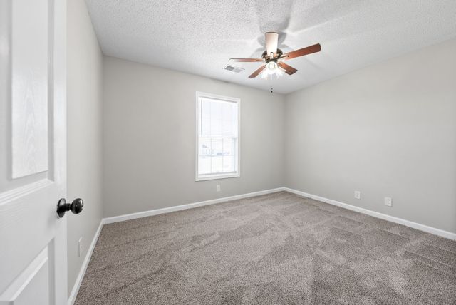 214 Grant Ave, Oak Grove, KY 42262