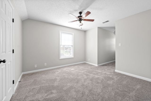 214 Grant Ave, Oak Grove, KY 42262