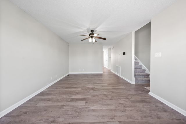 214 Grant Ave, Oak Grove, KY 42262
