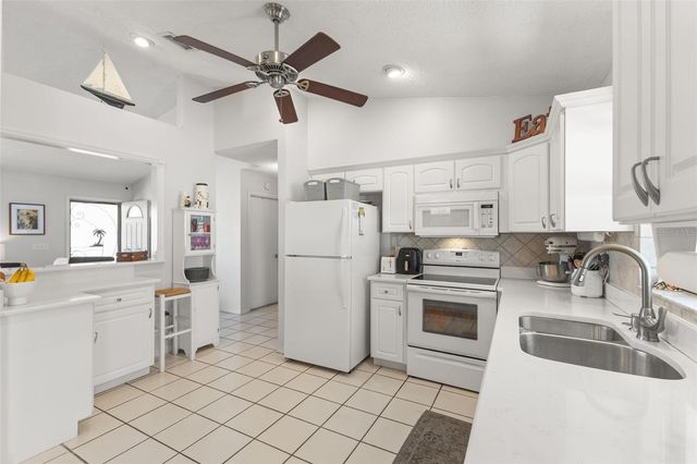 8804 NAPA LOOP, New Port Richey, FL 34653