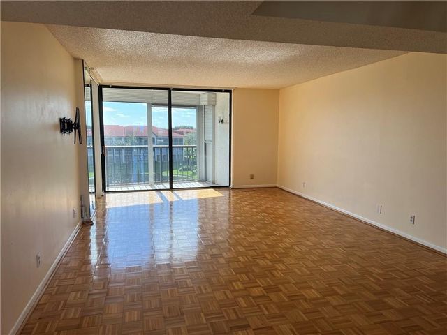 7030 Half Moon Circle, Hypoluxo, FL 33462