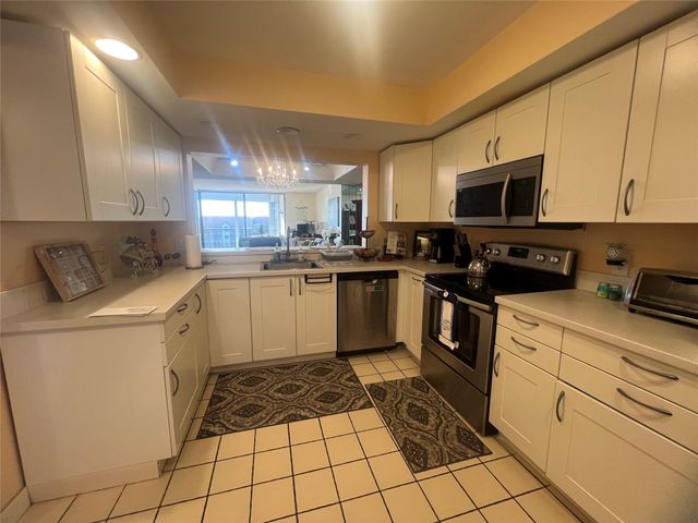 7030 Half Moon Circle, Hypoluxo, FL 33462