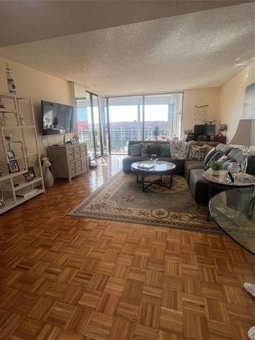 7030 Half Moon Circle, Hypoluxo, FL 33462