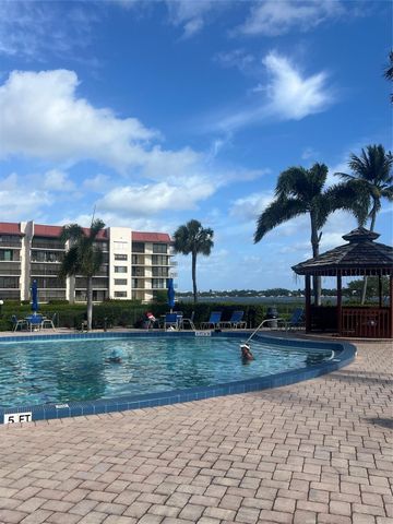 7030 Half Moon Circle, Hypoluxo, FL 33462