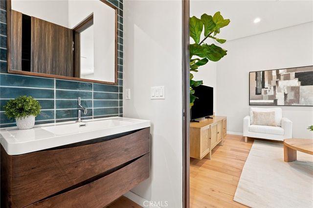 425 N Alfred 2, West Hollywood, CA 90048