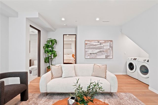 425 N Alfred 2, West Hollywood, CA 90048