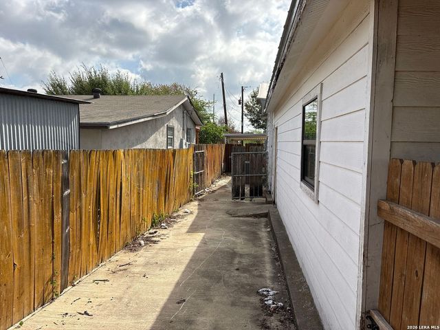 351 Allsup, San Antonio, TX 78237