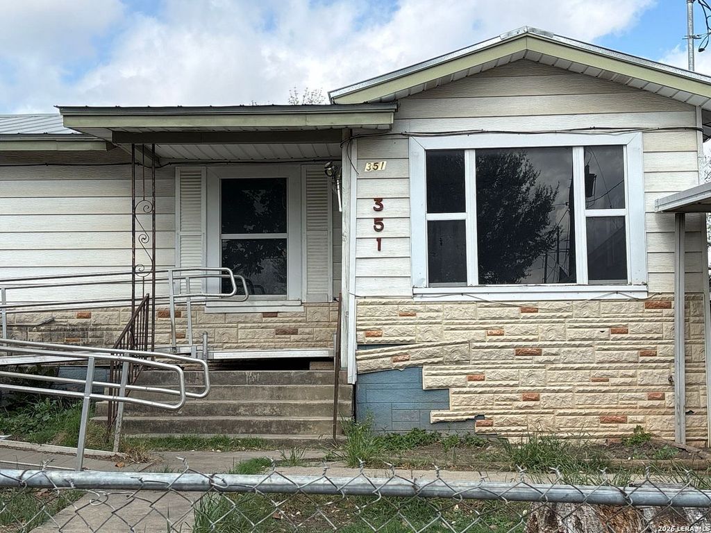 351 Allsup, San Antonio, TX 78237