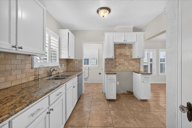 256 N Sierra Vista Avenue, Fresno, CA 93702