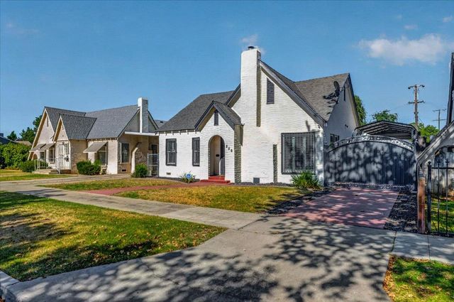 256 N Sierra Vista Avenue, Fresno, CA 93702