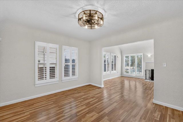 256 N Sierra Vista Avenue, Fresno, CA 93702