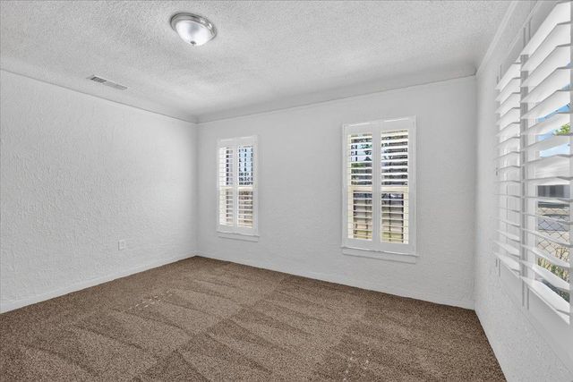 256 N Sierra Vista Avenue, Fresno, CA 93702