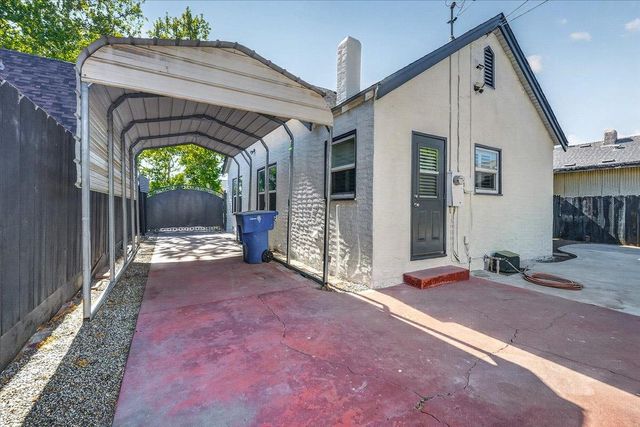 256 N Sierra Vista Avenue, Fresno, CA 93702