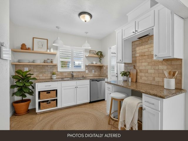 256 N Sierra Vista Avenue, Fresno, CA 93702