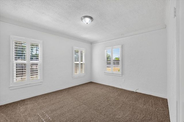 256 N Sierra Vista Avenue, Fresno, CA 93702