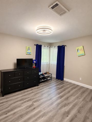 8506 Glenbrae Street, Houston, TX 77061