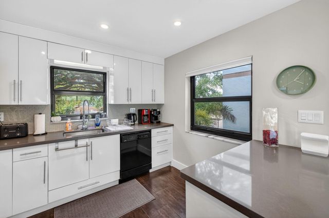 3250 NE 12th Street 6, Pompano Beach, FL 33062