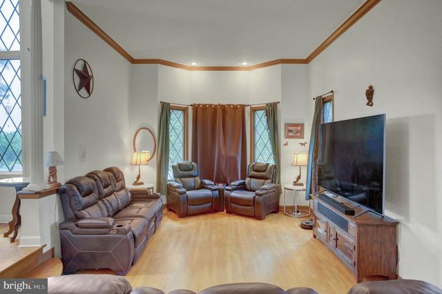 2013 CASTLEGREEN CT, Greencastle, PA 17225