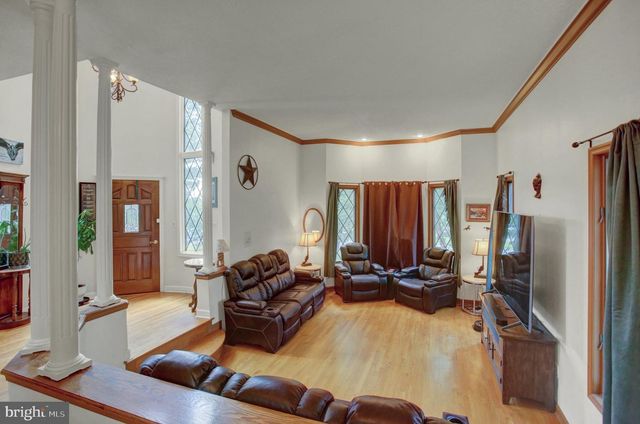 2013 CASTLEGREEN CT, Greencastle, PA 17225