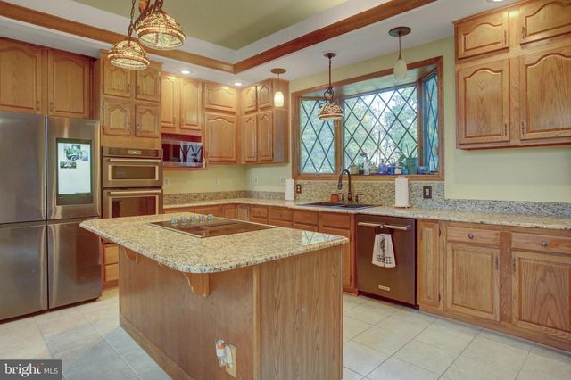 2013 CASTLEGREEN CT, Greencastle, PA 17225