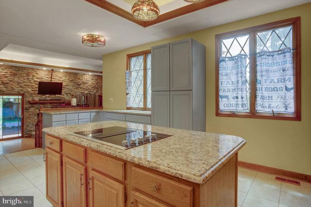 2013 CASTLEGREEN CT, Greencastle, PA 17225