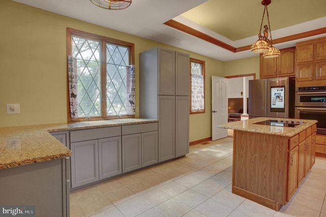 2013 CASTLEGREEN CT, Greencastle, PA 17225