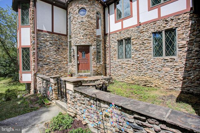 2013 CASTLEGREEN CT, Greencastle, PA 17225