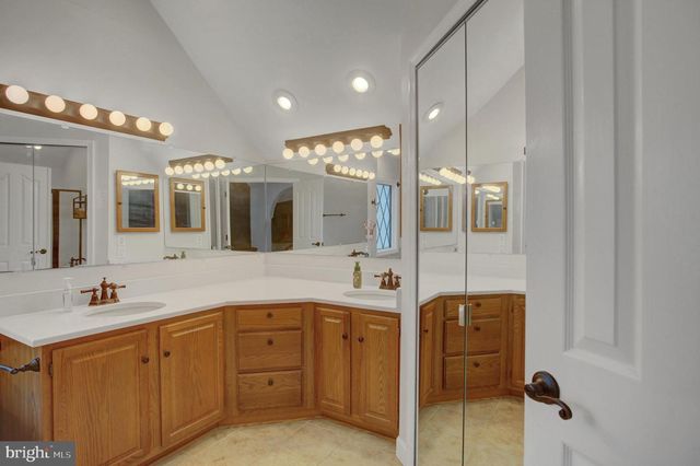 2013 CASTLEGREEN CT, Greencastle, PA 17225